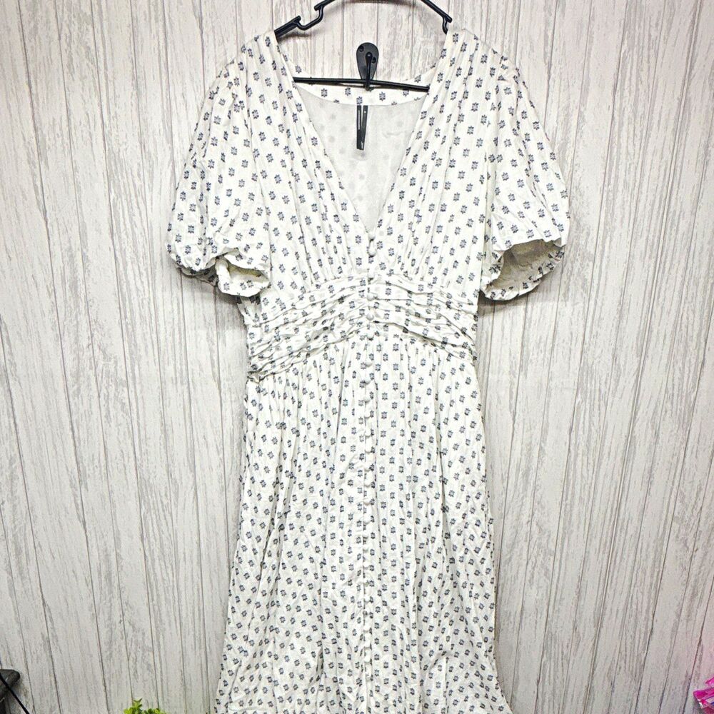 Womens Size XL Anthropologie Maxi Dress White Blue Geometric Smocked V-Neck